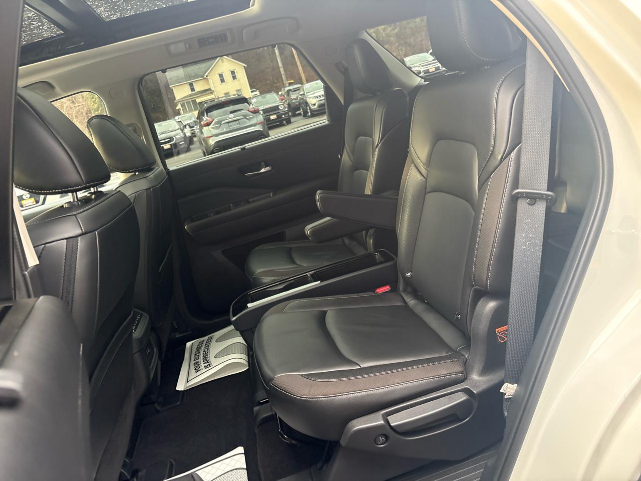 Nissan Pathfinder SL 4WD 2023