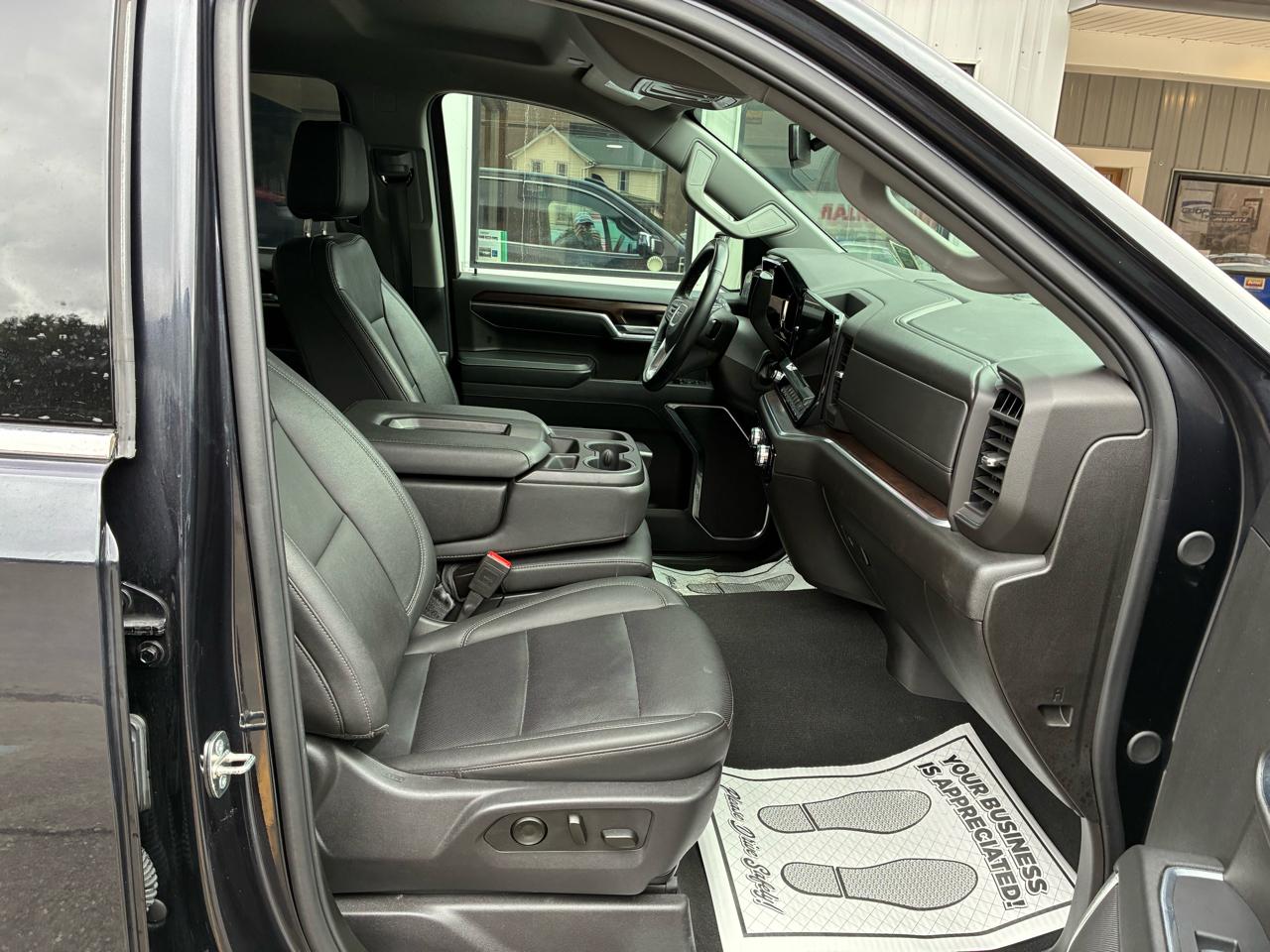 GMC Sierra 1500 SLT Crew Cab 4WD 2024