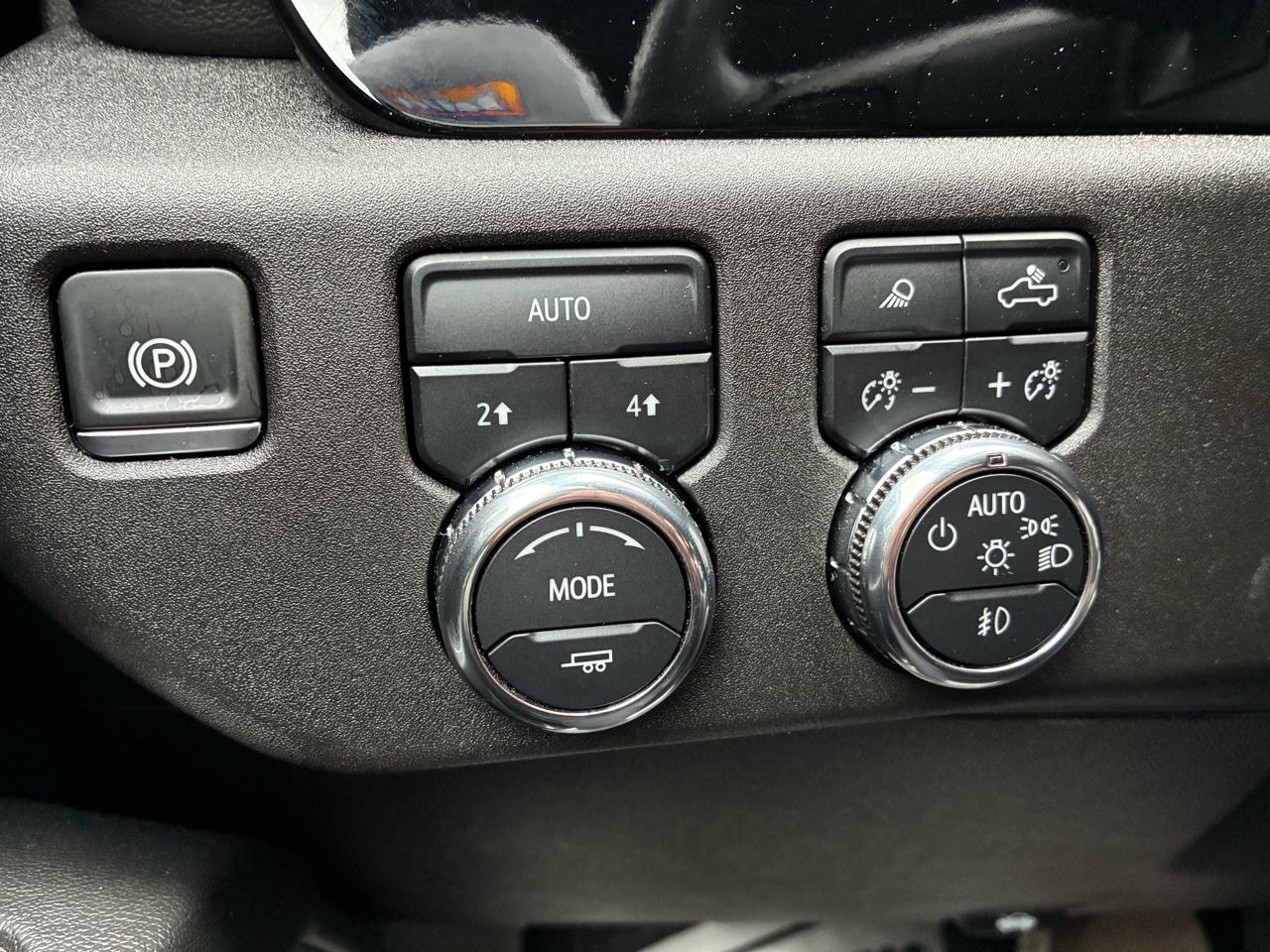 GMC Sierra 1500 SLT Crew Cab 4WD 2024