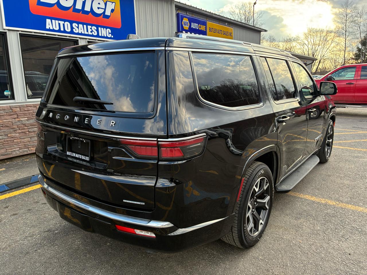 Jeep Wagoneer Series III 4WD 2024