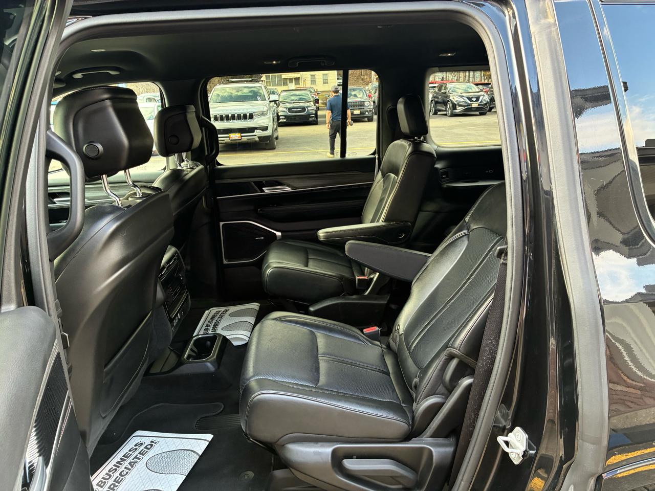 Jeep Wagoneer Series III 4WD 2024