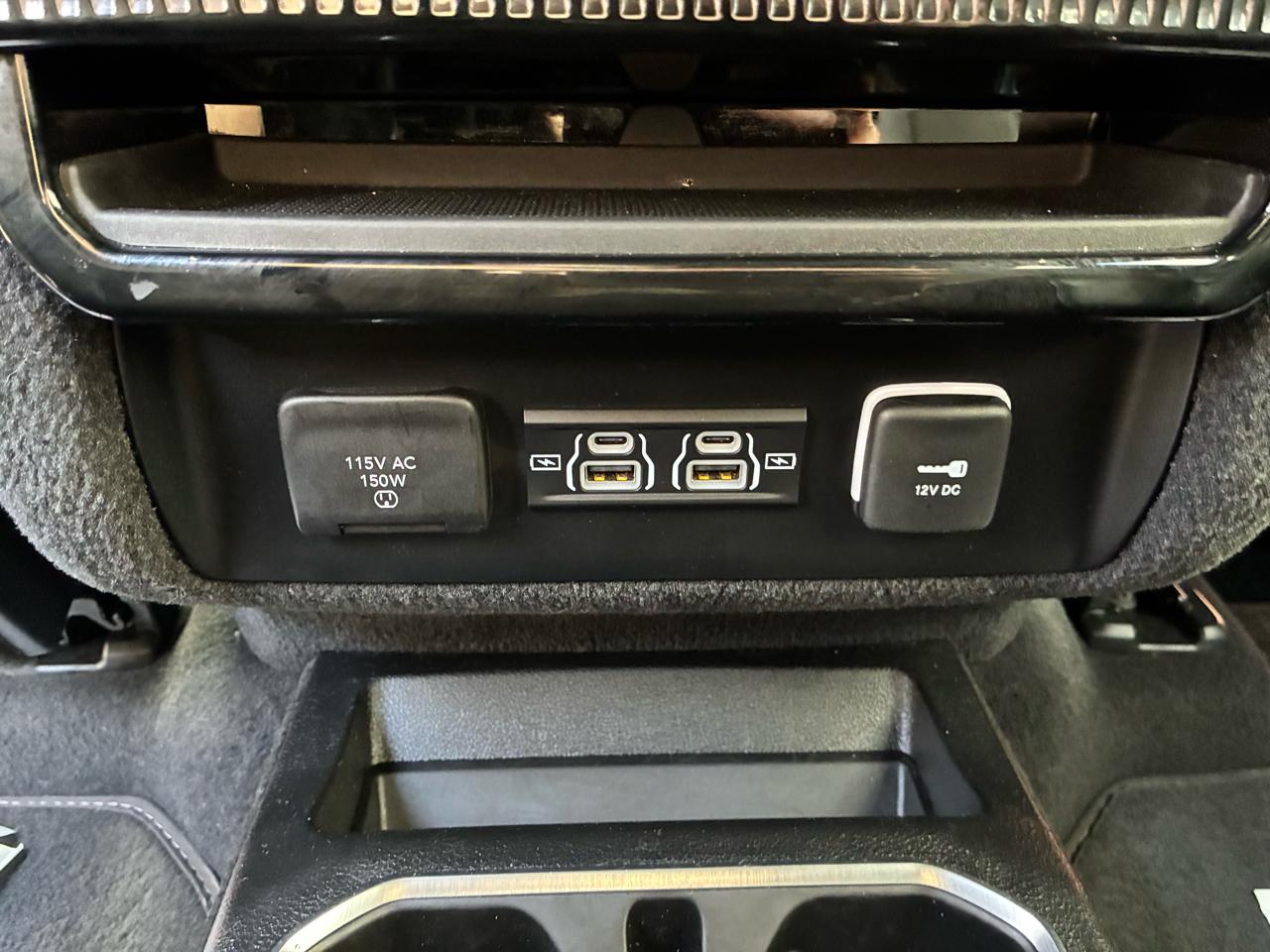 Jeep Wagoneer Series III 4WD 2024