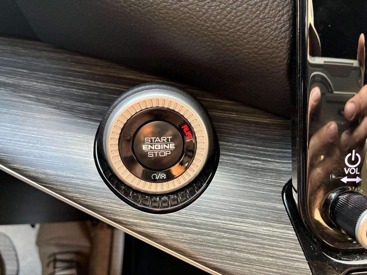 Jeep Wagoneer Series III 4WD 2024