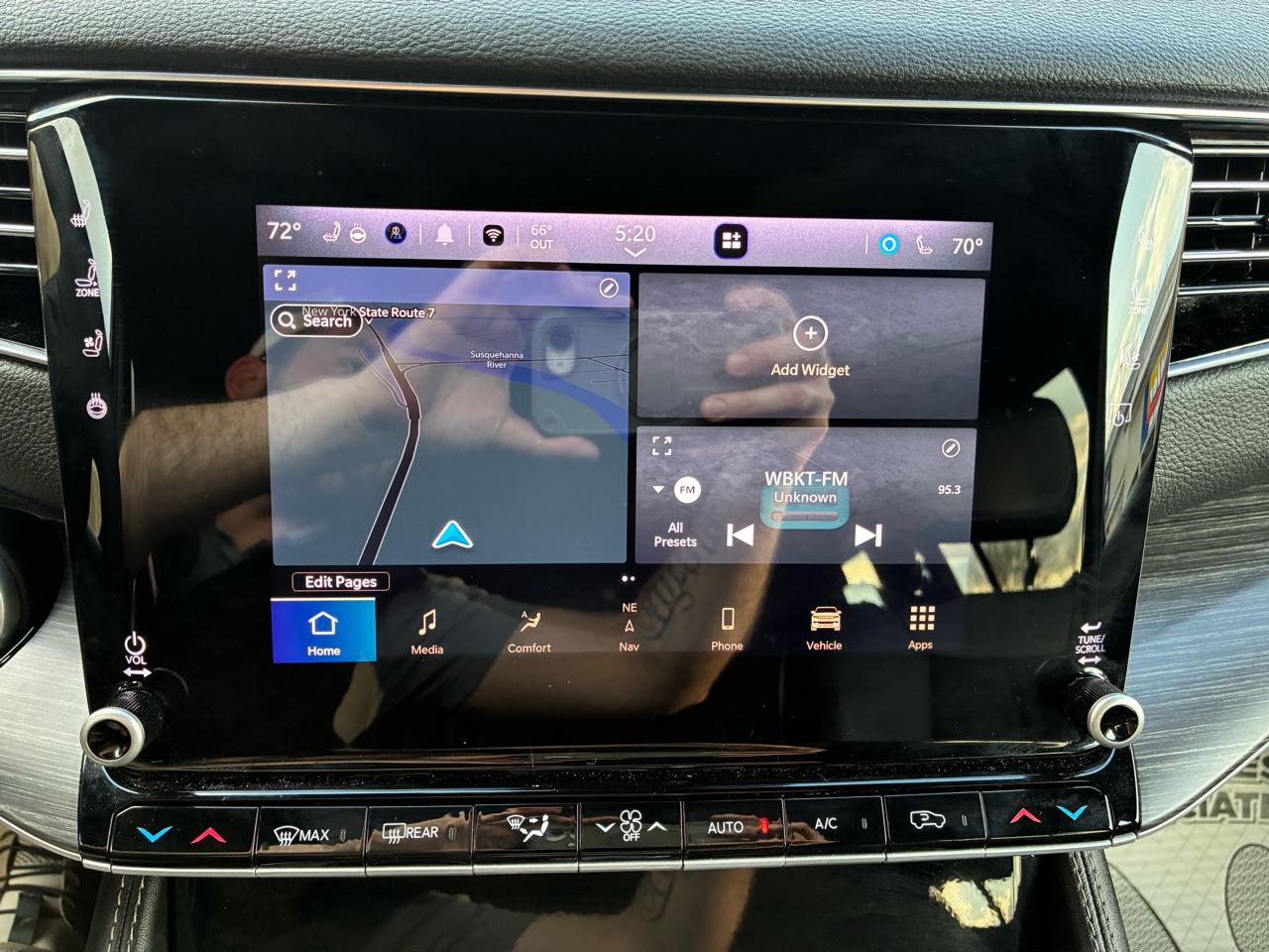 Jeep Wagoneer Series III 4WD 2024