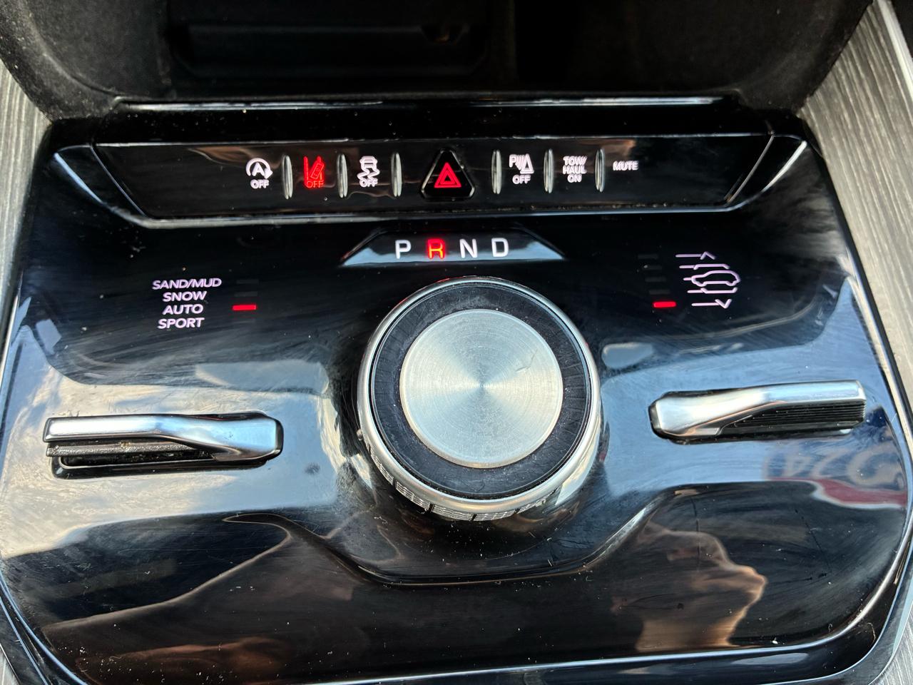 Jeep Wagoneer Series III 4WD 2024