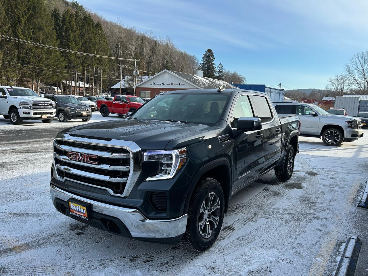 GMC Sierra 1500 SLE Crew Cab Short Box 4WD 2021