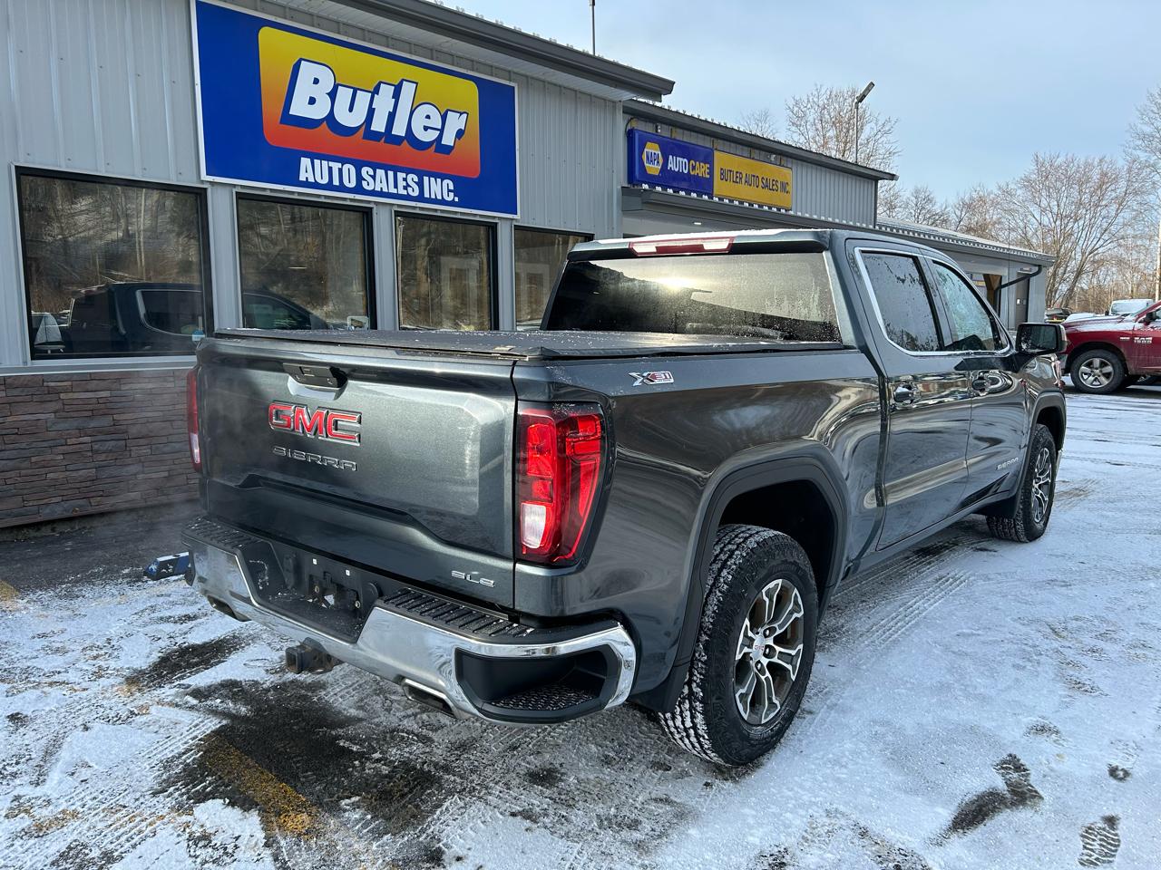 GMC Sierra 1500 SLE Crew Cab Short Box 4WD 2021