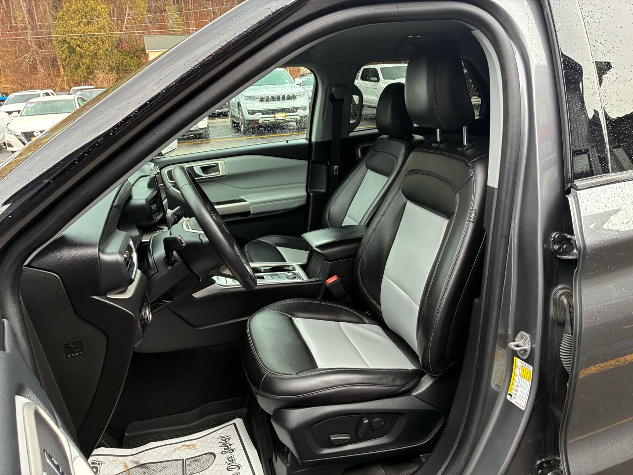 Ford Explorer XLT AWD 2023