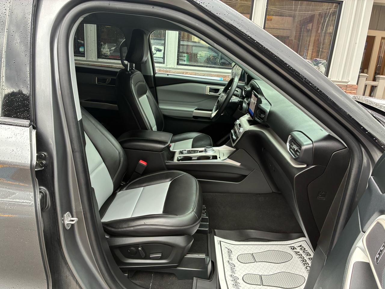 Ford Explorer XLT AWD 2023