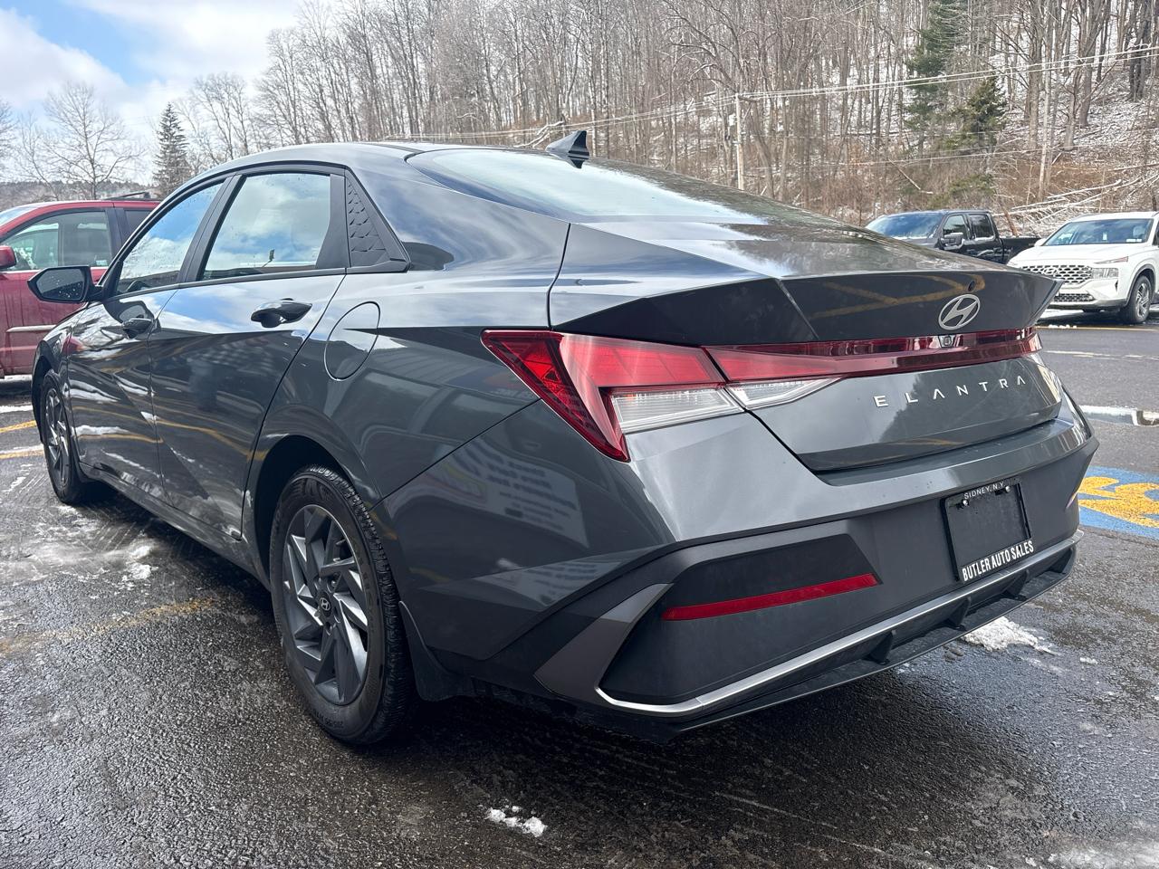 Hyundai Elantra SEL 2024