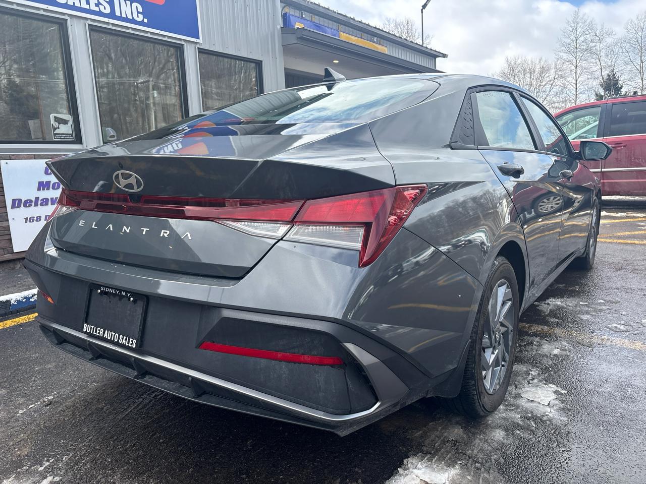 Hyundai Elantra SEL 2024