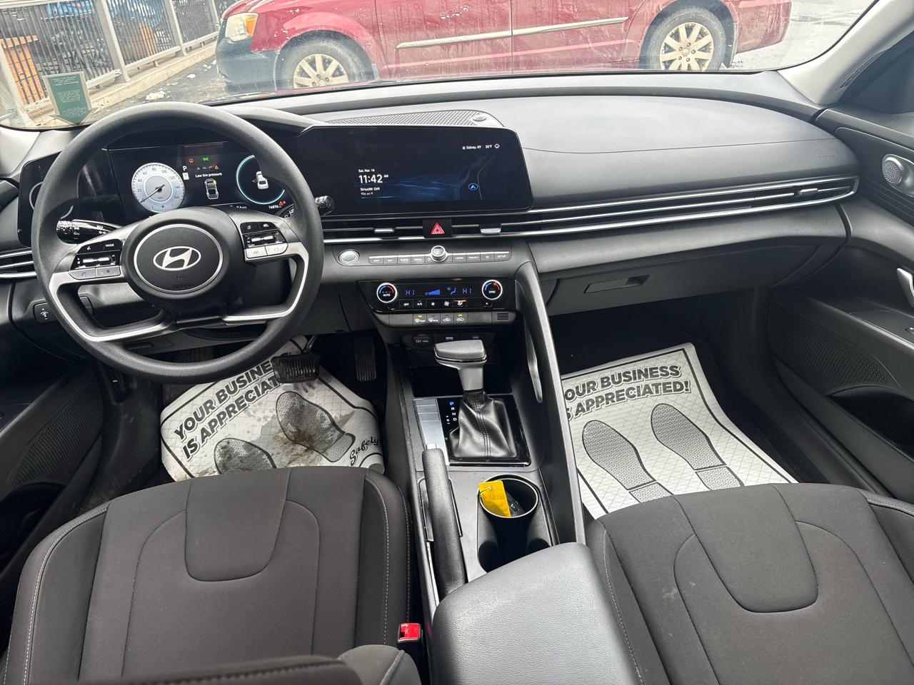 Hyundai Elantra SEL 2024