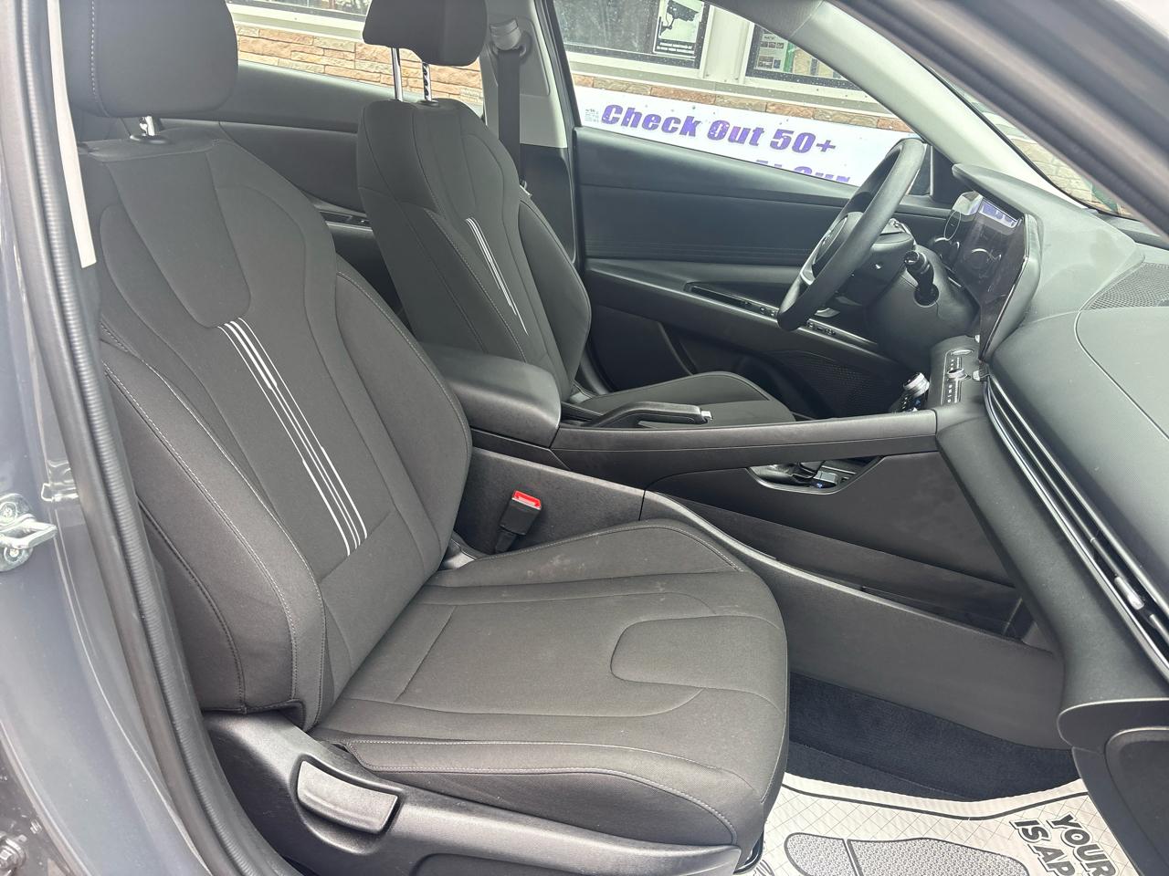 Hyundai Elantra SEL 2024