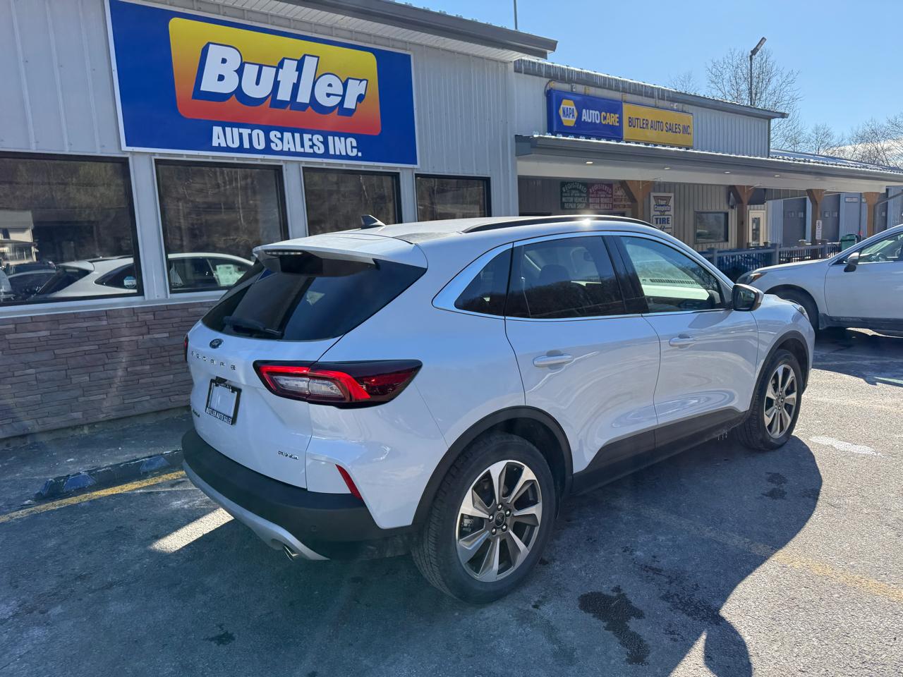 Ford Escape Platinum AWD 2025