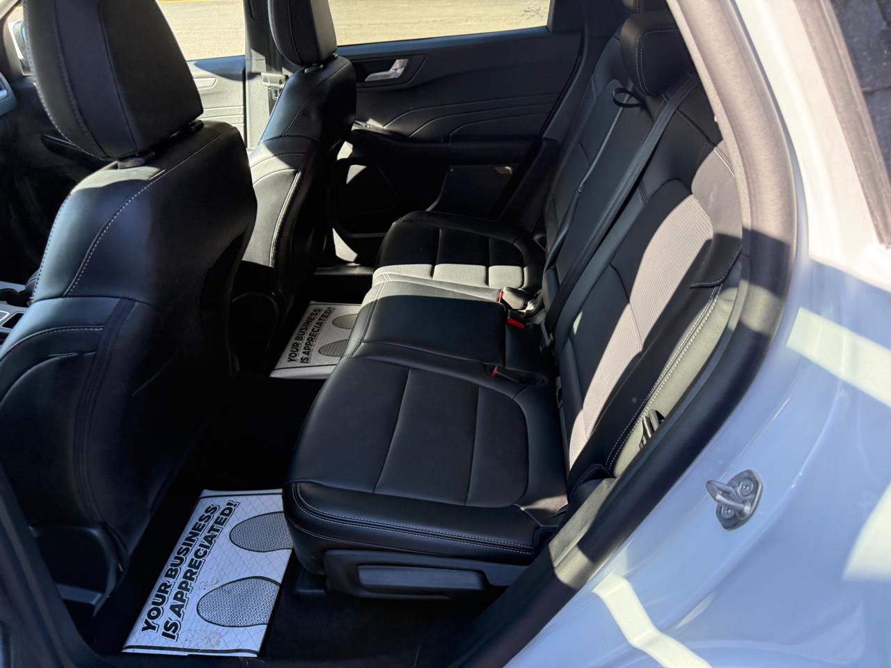 Ford Escape Platinum AWD 2025