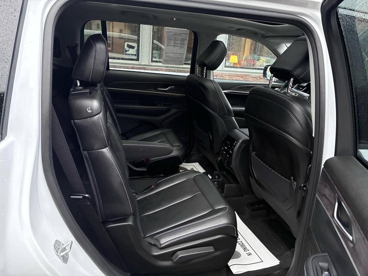 Jeep Grand Cherokee L Limited 4WD 2023