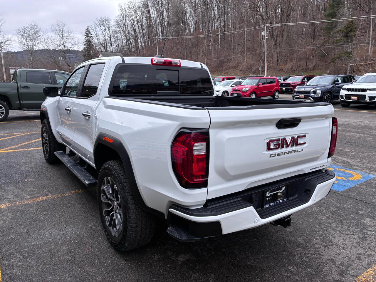 GMC Canyon Denali Crew Cab 4WD 2023