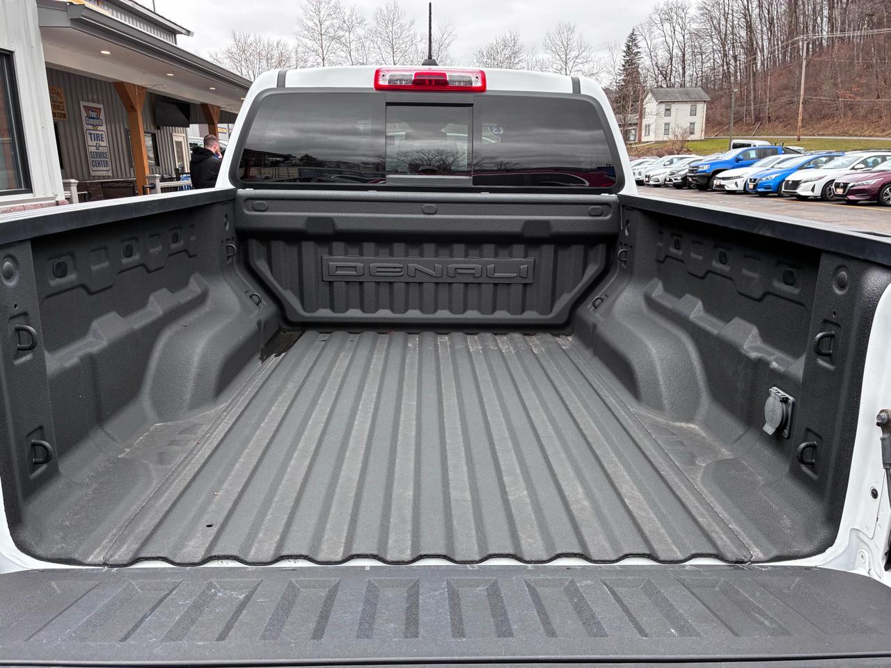 GMC Canyon Denali Crew Cab 4WD 2023