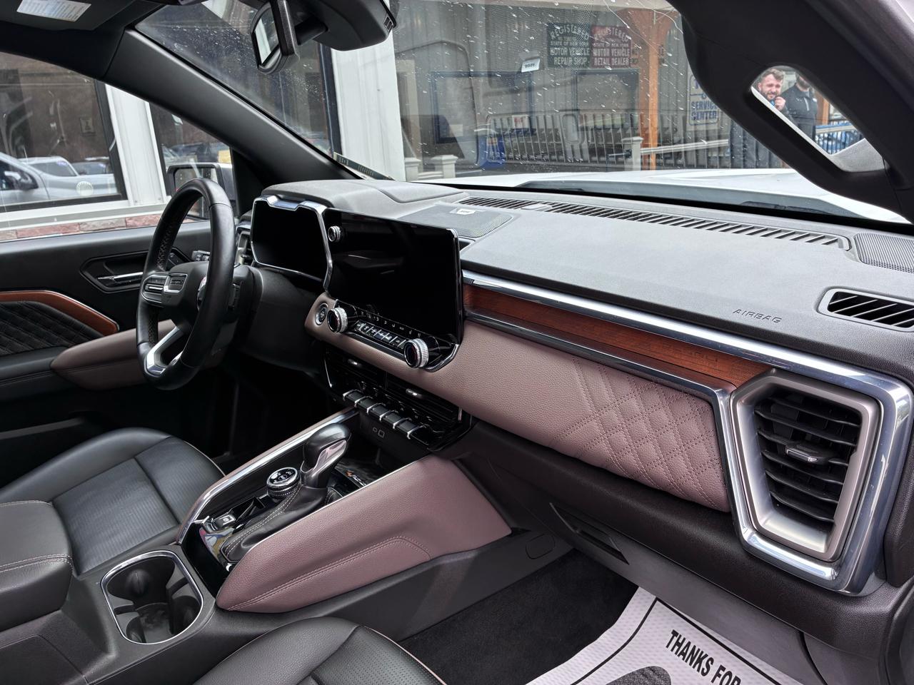 GMC Canyon Denali Crew Cab 4WD 2023