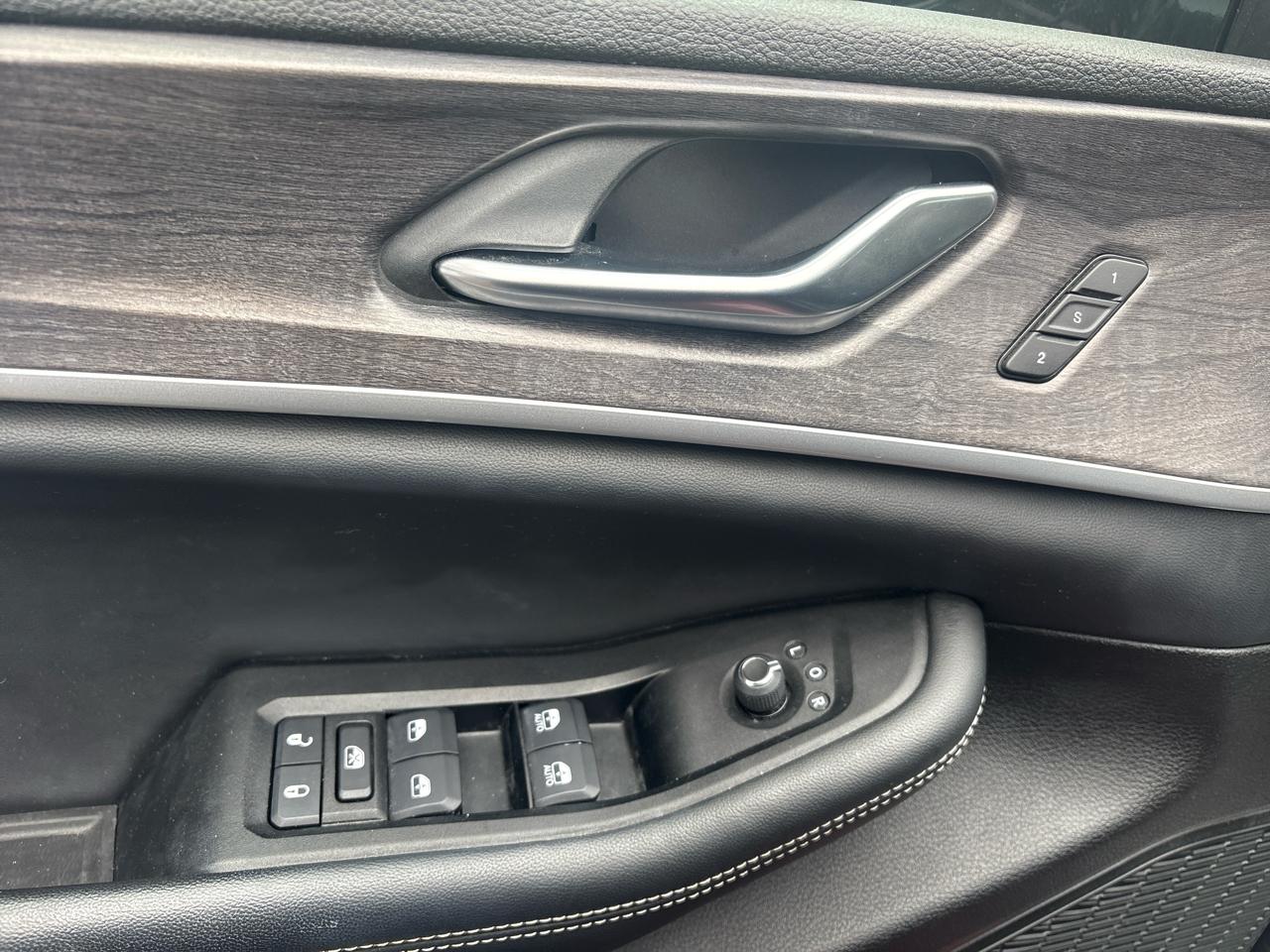 Jeep Grand Cherokee L Limited 4WD 2023