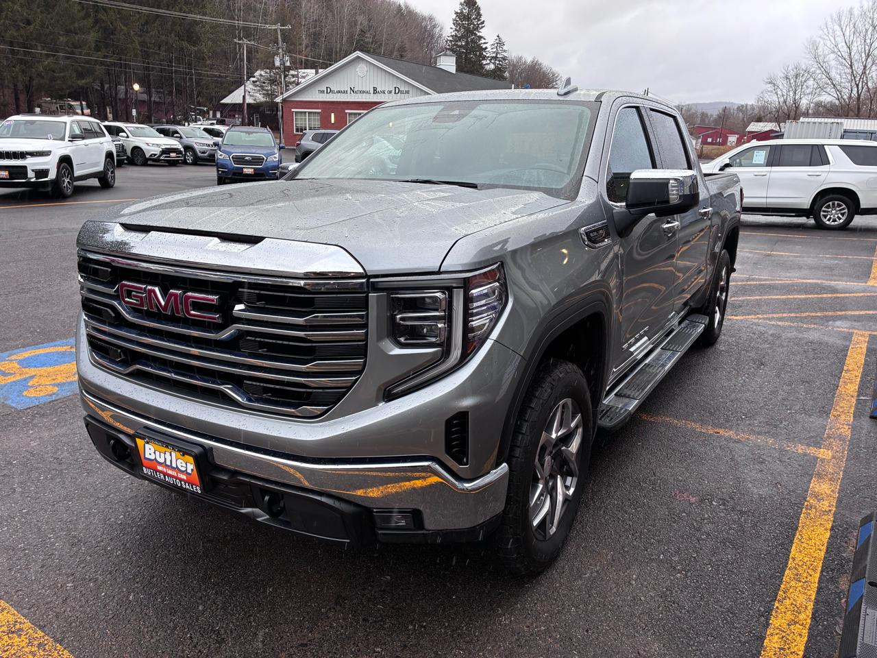 GMC Sierra 1500 SLT Crew Cab 4WD 2023