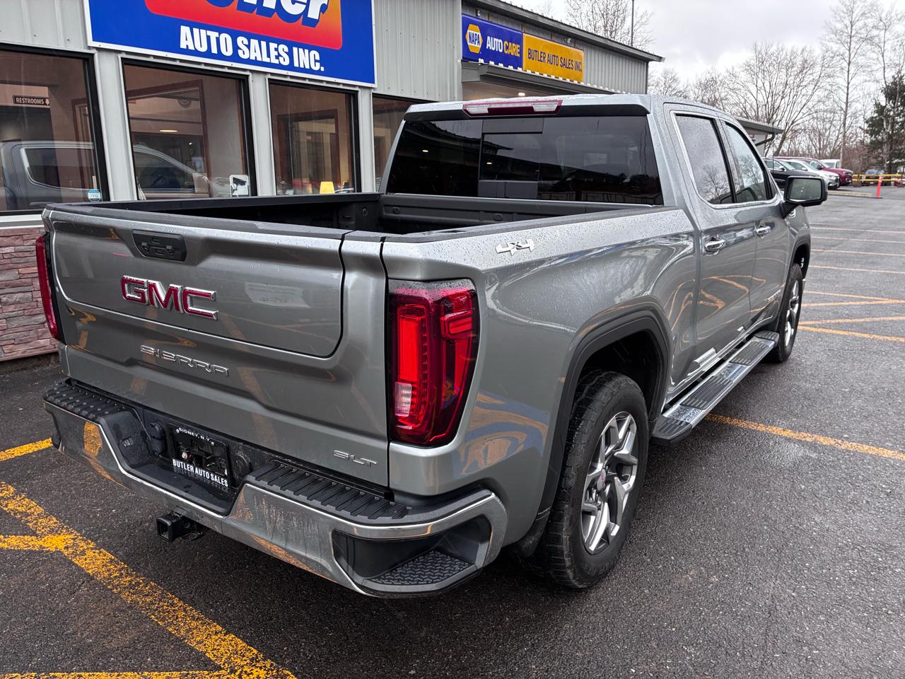 GMC Sierra 1500 SLT Crew Cab 4WD 2023