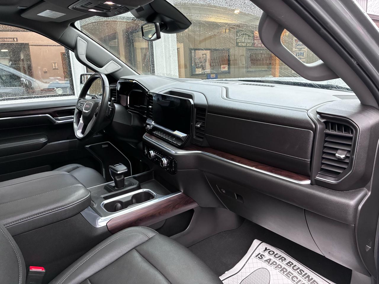 GMC Sierra 1500 SLT Crew Cab 4WD 2023