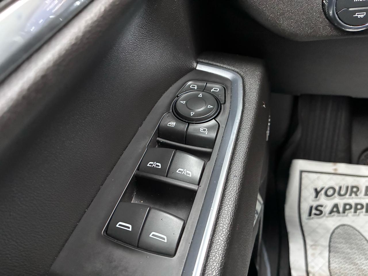 GMC Sierra 1500 SLT Crew Cab 4WD 2023