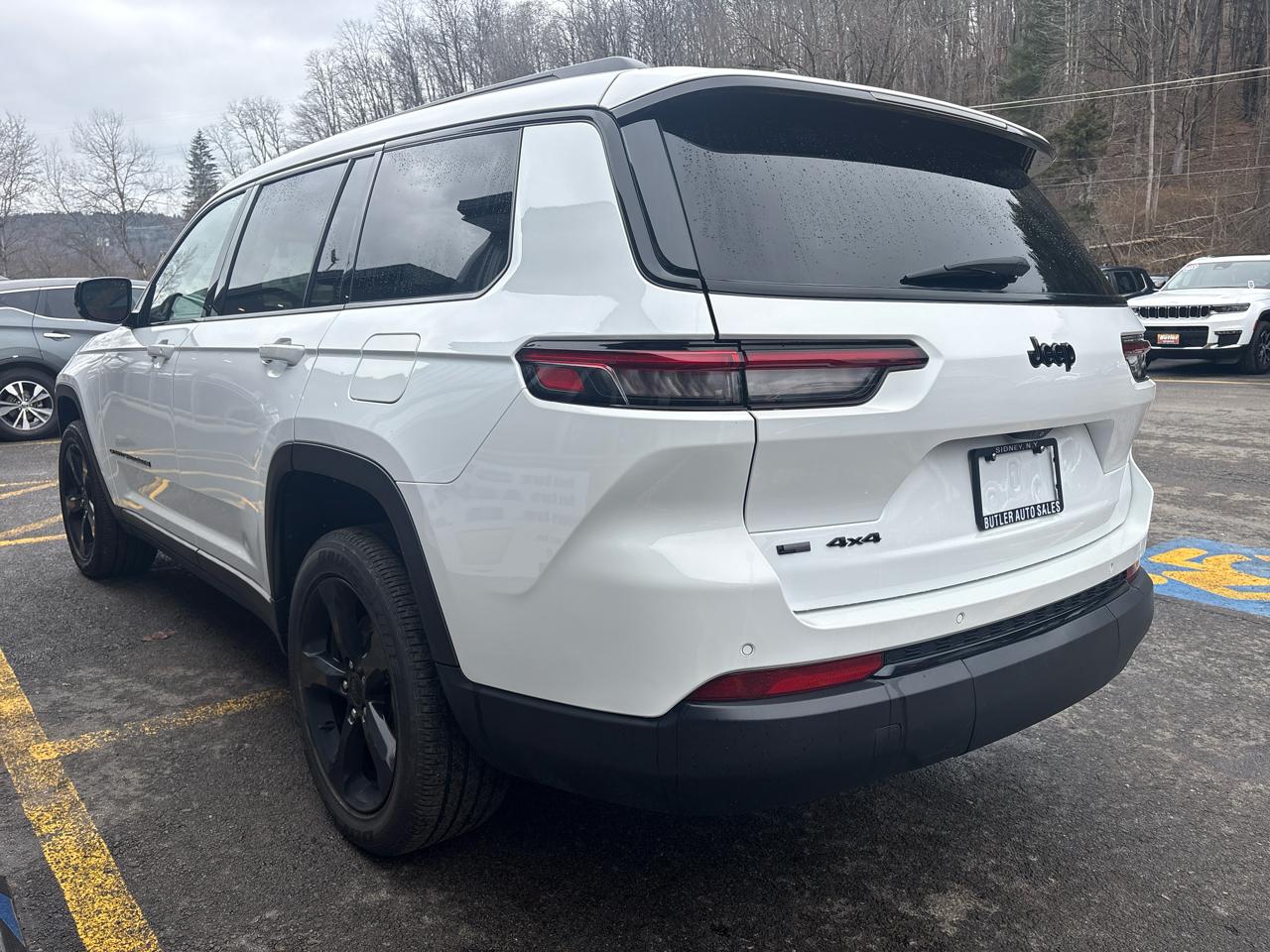 Jeep Grand Cherokee L Laredo 4WD 2023