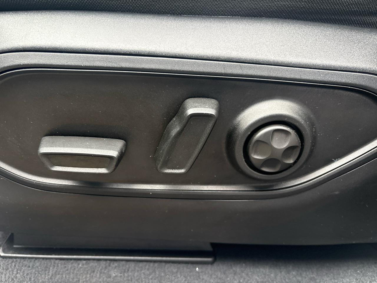 Jeep Grand Cherokee L Laredo 4WD 2023