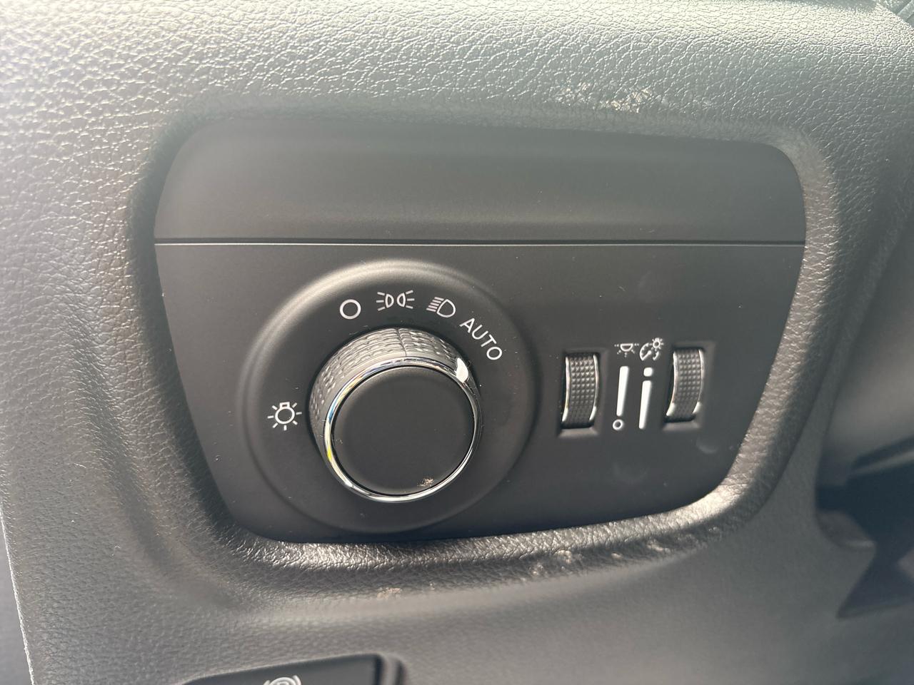 Jeep Grand Cherokee L Laredo 4WD 2023