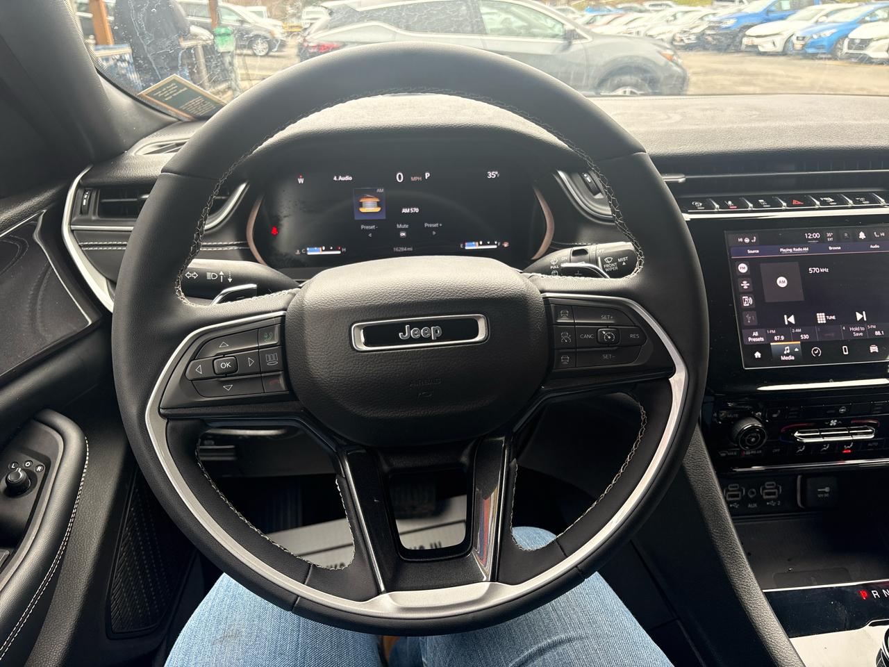 Jeep Grand Cherokee L Laredo 4WD 2023