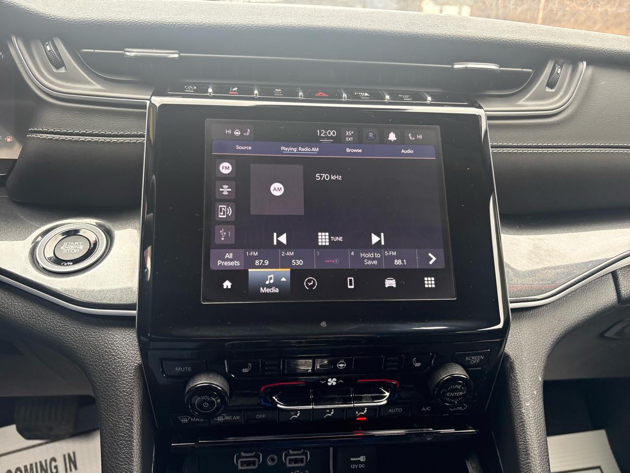 Jeep Grand Cherokee L Laredo 4WD 2023