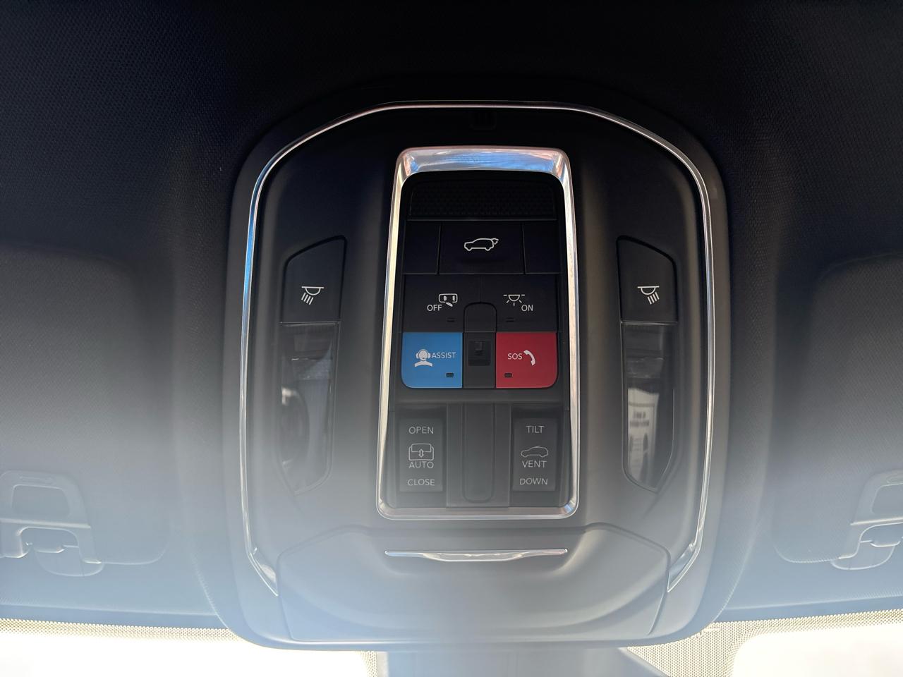 Jeep Grand Cherokee L Laredo 4WD 2023