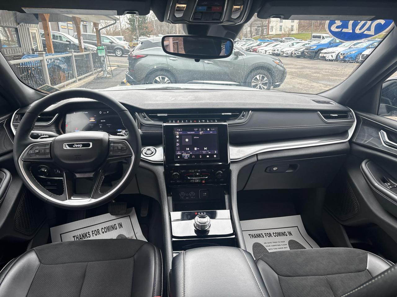 Jeep Grand Cherokee L Laredo 4WD 2023