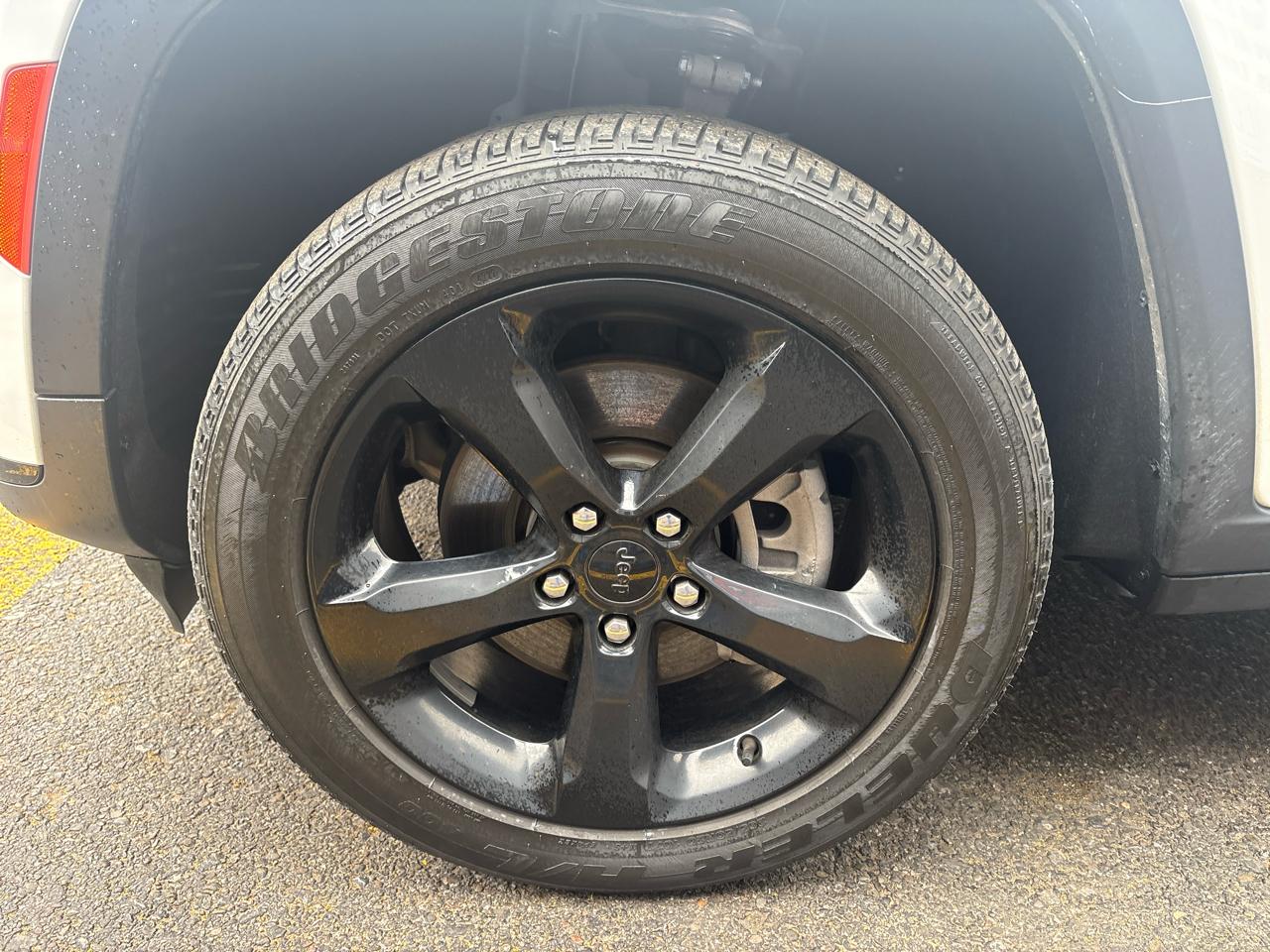 Jeep Grand Cherokee L Laredo 4WD 2023