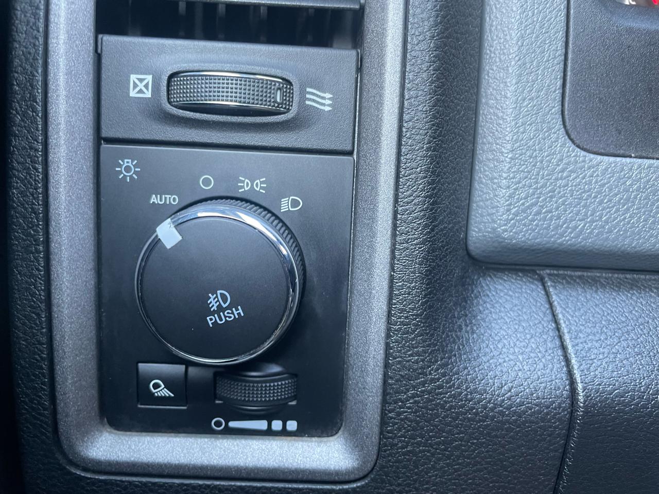 RAM 1500 Tradesman Quad Cab 4WD 2018