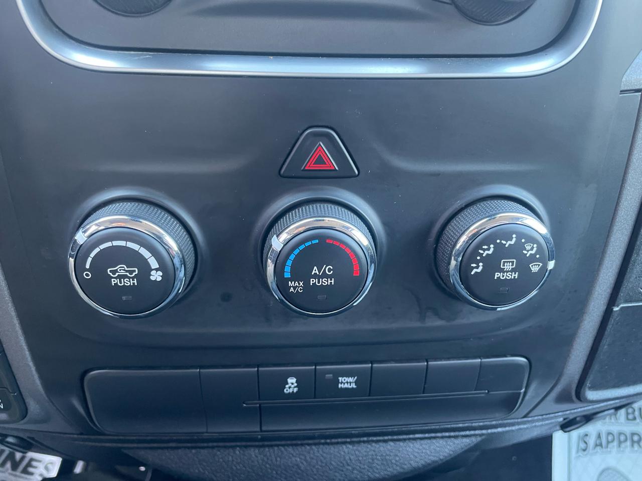 RAM 1500 Tradesman Quad Cab 4WD 2018