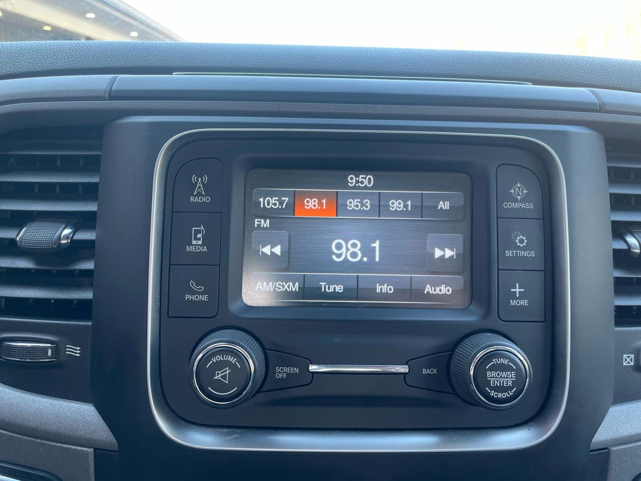 RAM 1500 Tradesman Quad Cab 4WD 2018