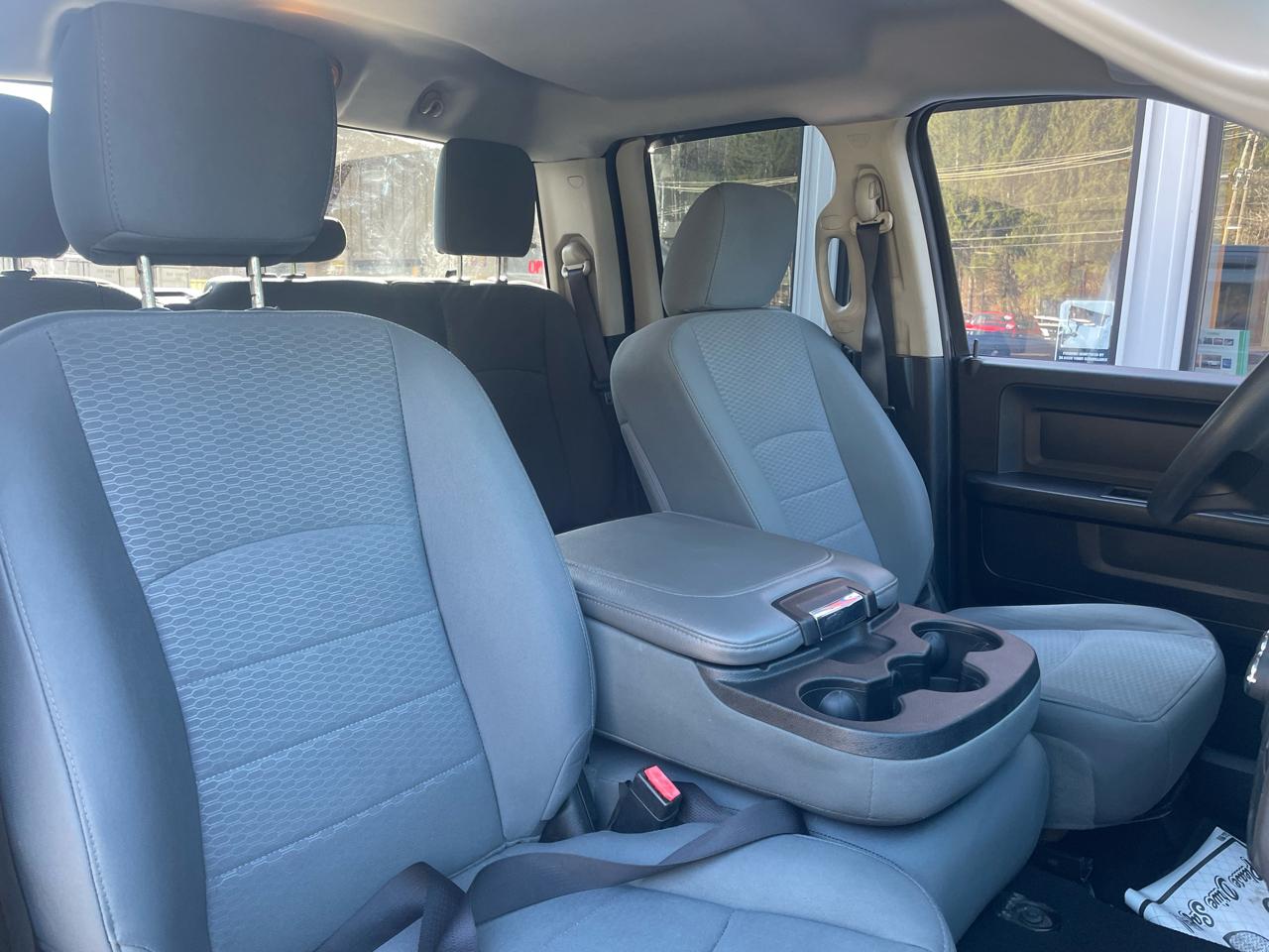 RAM 1500 Tradesman Quad Cab 4WD 2018