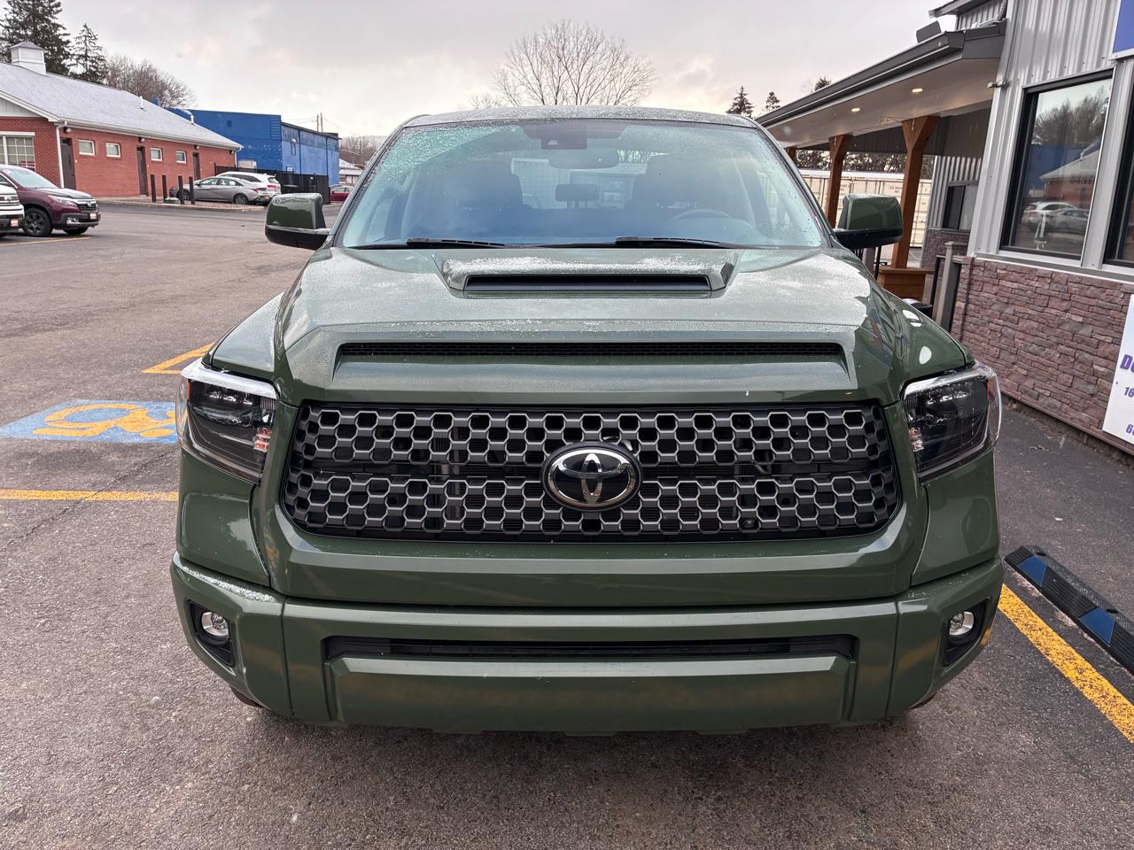 Toyota Tundra SR5 5.7L V8 CrewMax 2WD 2021