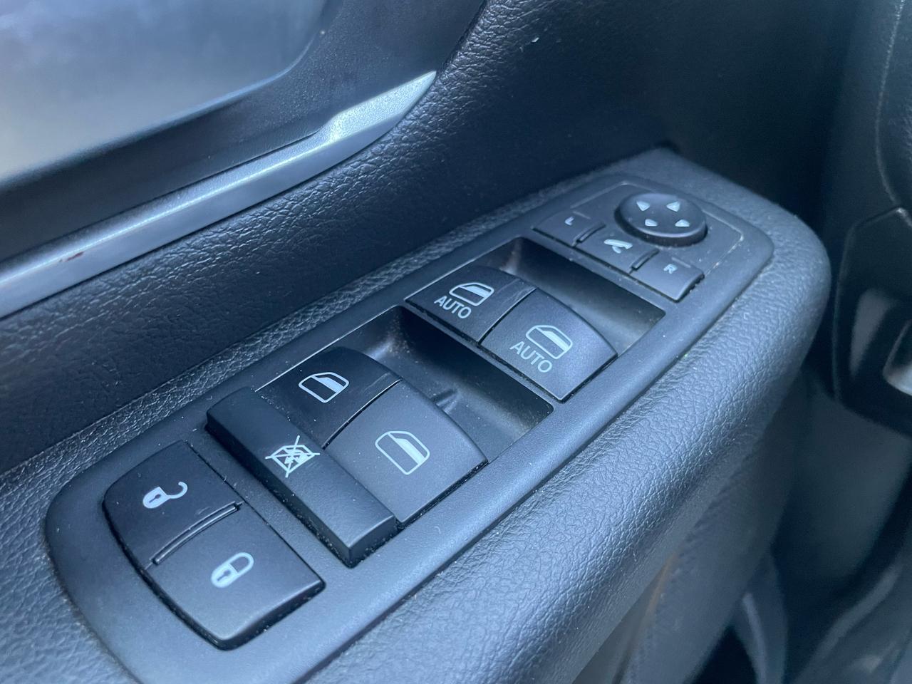 RAM 1500 Big Horn Crew Cab SWB 4WD 2020