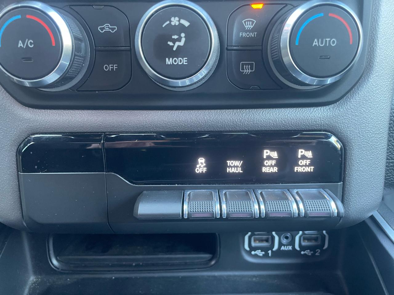 RAM 1500 Big Horn Crew Cab SWB 4WD 2020