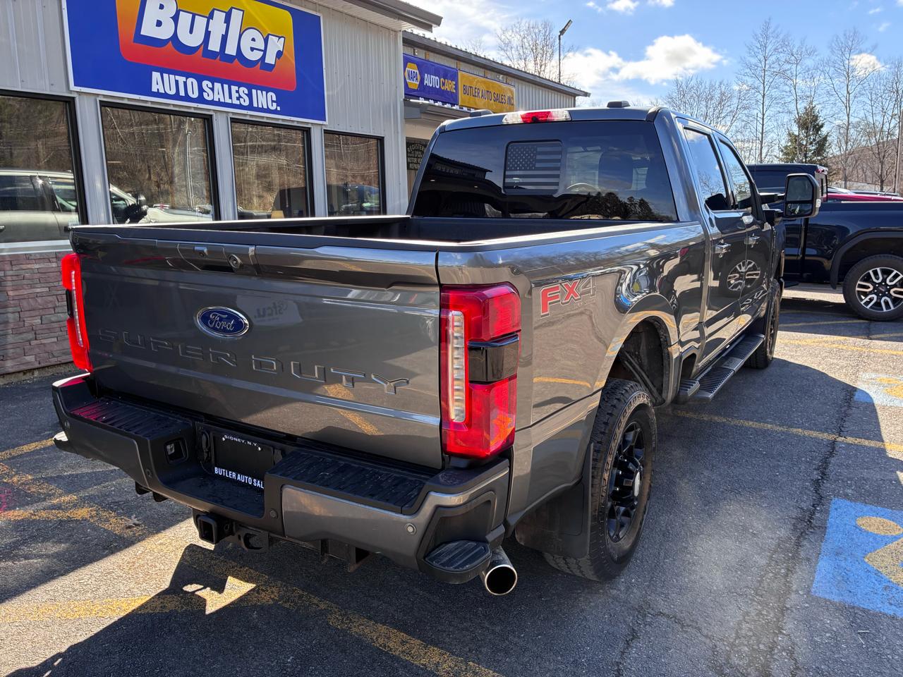 Ford F-250 SD XLT Crew Cab 4WD 2023