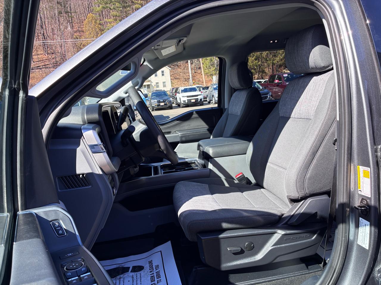 Ford F-250 SD XLT Crew Cab 4WD 2023
