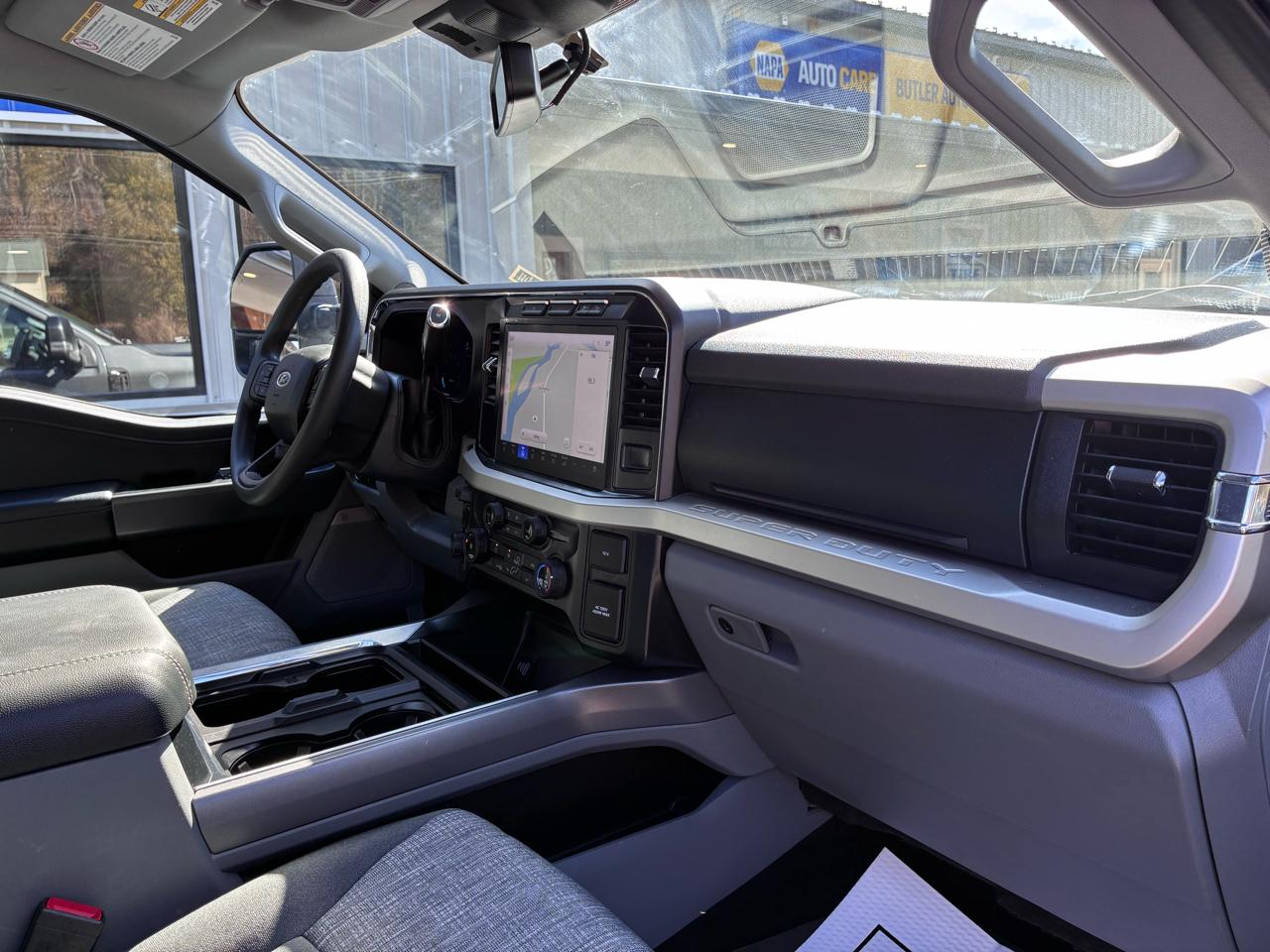 Ford F-250 SD XLT Crew Cab 4WD 2023