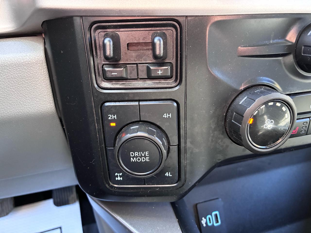 Ford F-250 SD XLT Crew Cab 4WD 2023