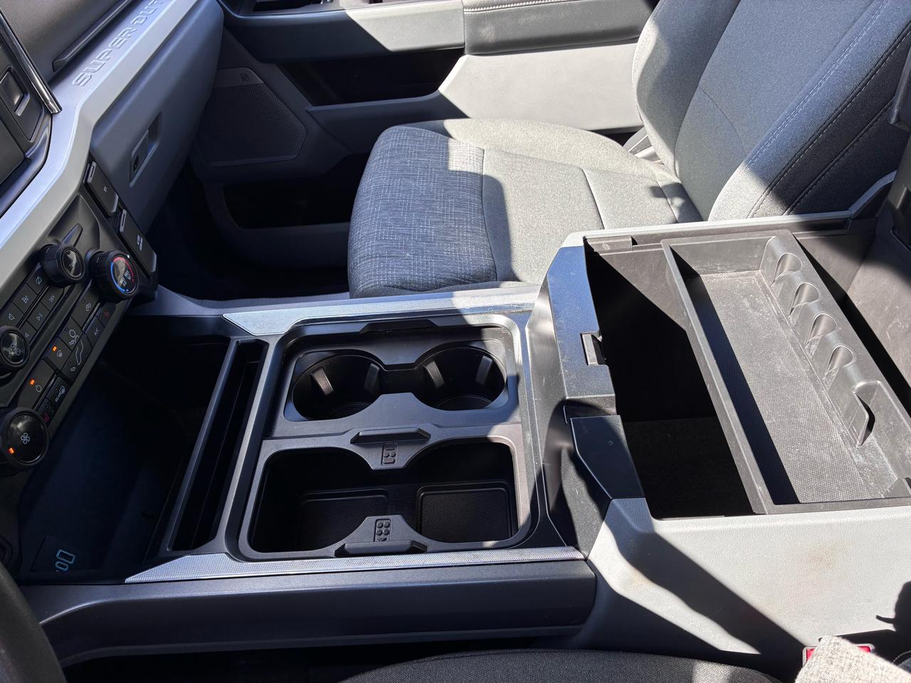 Ford F-250 SD XLT Crew Cab 4WD 2023