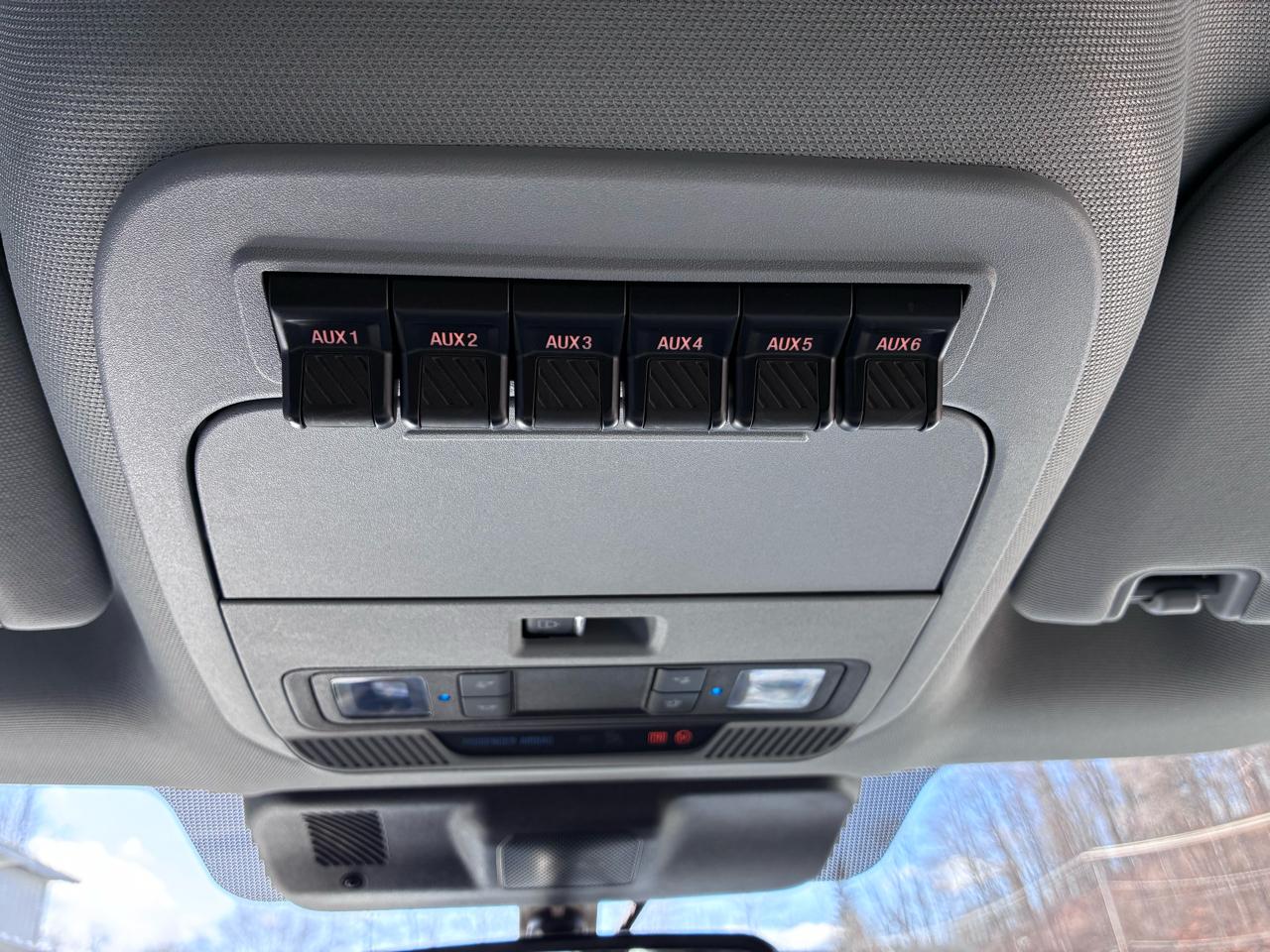 Ford F-250 SD XLT Crew Cab 4WD 2023