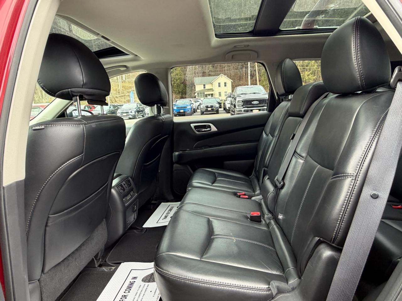 Nissan Pathfinder Platinum 4WD 2016